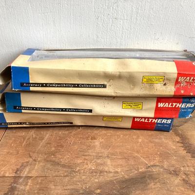 LOT 304: Large Toy Train Collection - Bachman, Spectrum (Amtrak), Walthers, Little Joe and More