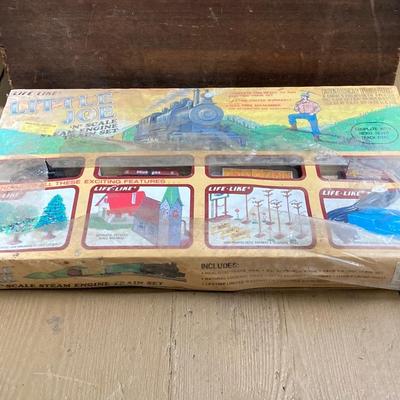 LOT 304: Large Toy Train Collection - Bachman, Spectrum (Amtrak), Walthers, Little Joe and More