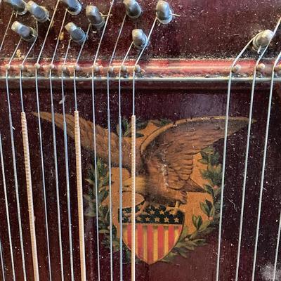 LOT 309: Vintage / Antique Radio Concert of America Mandolin Harp