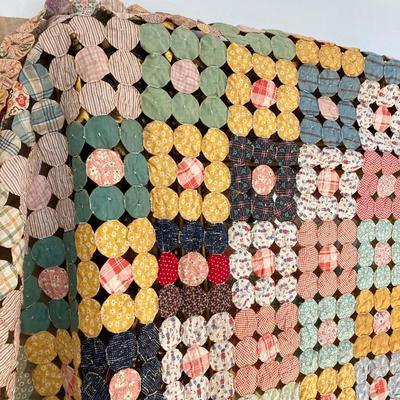 LOT 310: Antique / Vintage Yo-Yo Hand Crafted Quilt