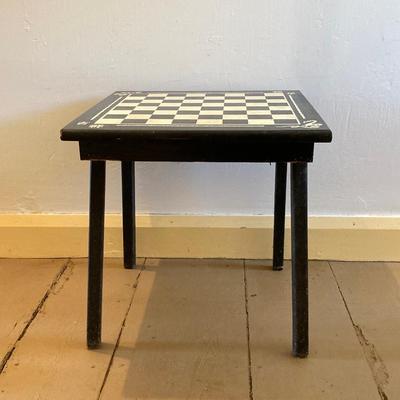 LOT 313: Vintage Transco Adult Games Wooden Chess / Checkers Table with Mandarin Celluloid Chess Set and Nonpareil Checkers