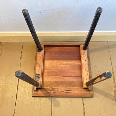 LOT 313: Vintage Transco Adult Games Wooden Chess / Checkers Table with Mandarin Celluloid Chess Set and Nonpareil Checkers