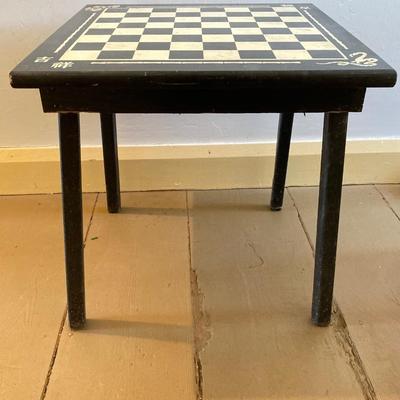 LOT 313: Vintage Transco Adult Games Wooden Chess / Checkers Table with Mandarin Celluloid Chess Set and Nonpareil Checkers