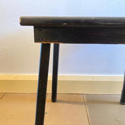 LOT 313: Vintage Transco Adult Games Wooden Chess / Checkers Table with Mandarin Celluloid Chess Set and Nonpareil Checkers