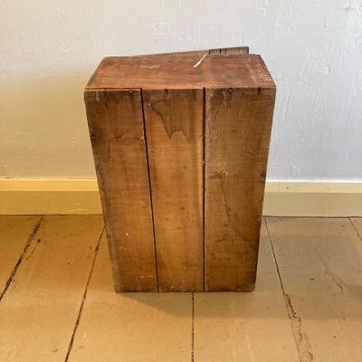 LOT 319: Antique / Vintage Kebbler-Weyl Baking Co. Biscuits Crate / Box