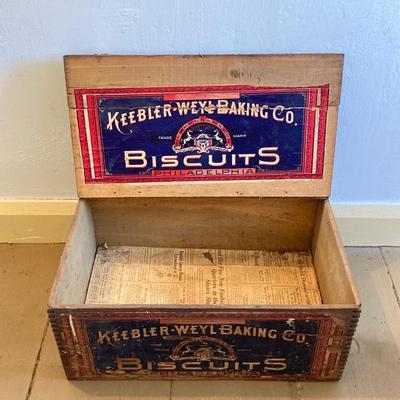 LOT 319: Antique / Vintage Kebbler-Weyl Baking Co. Biscuits Crate / Box