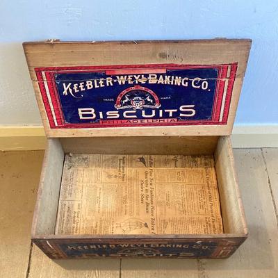 LOT 319: Antique / Vintage Kebbler-Weyl Baking Co. Biscuits Crate / Box