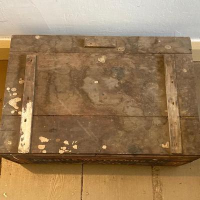 LOT 319: Antique / Vintage Kebbler-Weyl Baking Co. Biscuits Crate / Box