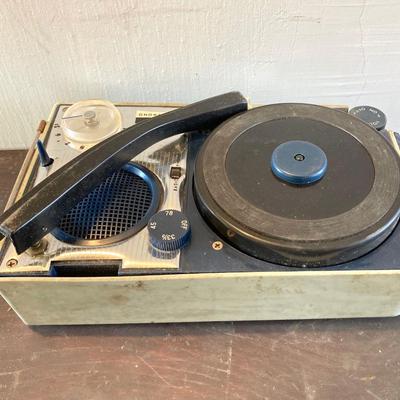 LOT 320: Vintage Radios - Futura Radio Phono Player and Silvertone All Transistor 500