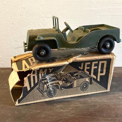 LOT 323: Vintage Toy Collection - Tootsie Toy Military Jeep, Miniature Tools, Stock Market Investor Bank, Western Union Dolly Gram, Soma...