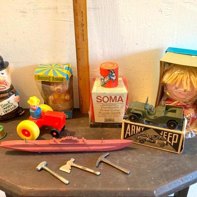 LOT 323: Vintage Toy Collection - Tootsie Toy Military Jeep, Miniature Tools, Stock Market Investor Bank, Western Union Dolly Gram, Soma...