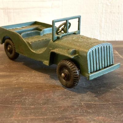 LOT 323: Vintage Toy Collection - Tootsie Toy Military Jeep, Miniature Tools, Stock Market Investor Bank, Western Union Dolly Gram, Soma...