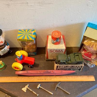 LOT 323: Vintage Toy Collection - Tootsie Toy Military Jeep, Miniature Tools, Stock Market Investor Bank, Western Union Dolly Gram, Soma...
