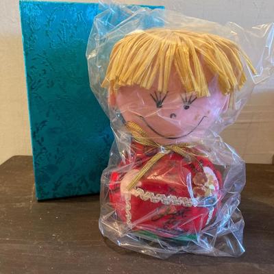 LOT 323: Vintage Toy Collection - Tootsie Toy Military Jeep, Miniature Tools, Stock Market Investor Bank, Western Union Dolly Gram, Soma...