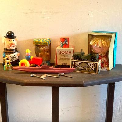 LOT 323: Vintage Toy Collection - Tootsie Toy Military Jeep, Miniature Tools, Stock Market Investor Bank, Western Union Dolly Gram, Soma...