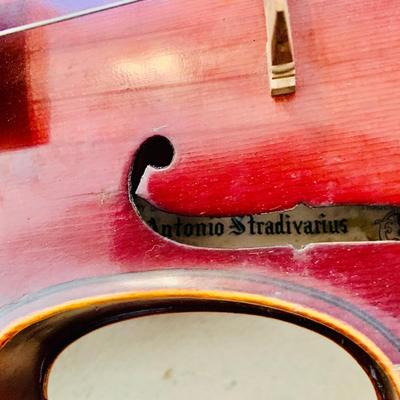 LOT 327: Vintage Facsimile Stradivarius Violin With Bow and Wooden Case Kiso-Fukushima Japan