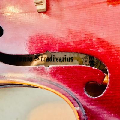 LOT 327: Vintage Facsimile Stradivarius Violin With Bow and Wooden Case Kiso-Fukushima Japan