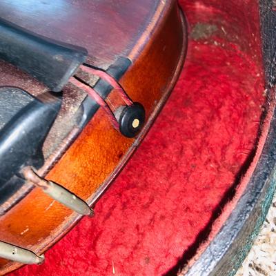 LOT 328: Vintage/Antique Violin with Wood Case and Bow
