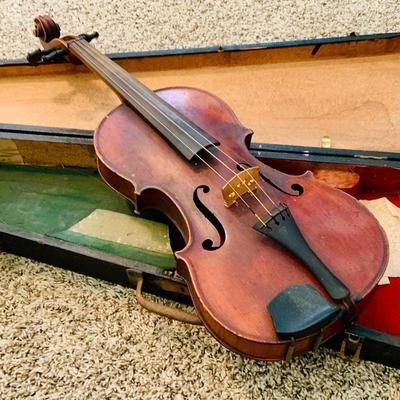 LOT 328: Vintage/Antique Violin with Wood Case and Bow