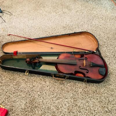 LOT 328: Vintage/Antique Violin with Wood Case and Bow