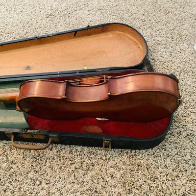 LOT 328: Vintage/Antique Violin with Wood Case and Bow