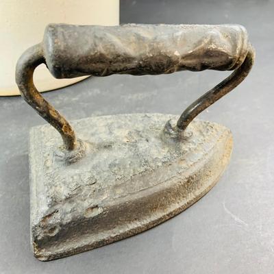 LOT 335: Vintage #2 Stoneware Crock and 2 Cast Irons