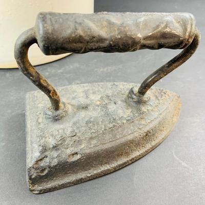 LOT 335: Vintage #2 Stoneware Crock and 2 Cast Irons