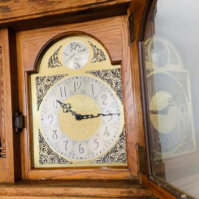 LOT : Vintage King Arthur Clock Company Grandfather Clock