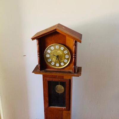 LOT 338: Handcrafted Wood Cased Battery Operated Pendulum Clock