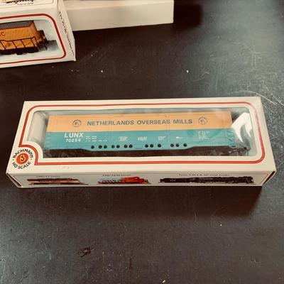 LOT339: Bachmann HO Scale Train Cars, Track and Accessories In Original Packages