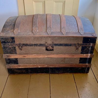 LOT 347: Antique Victorian Steamer Trunk with Dome Top and Inner Tray