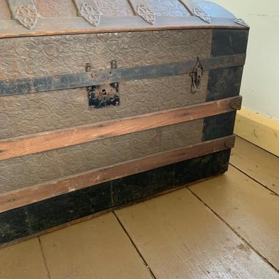 LOT 347: Antique Victorian Steamer Trunk with Dome Top and Inner Tray