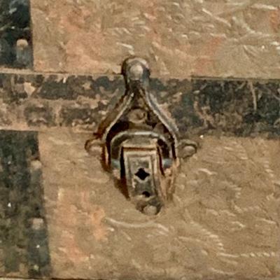 LOT 347: Antique Victorian Steamer Trunk with Dome Top and Inner Tray