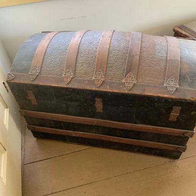 LOT 347: Antique Victorian Steamer Trunk with Dome Top and Inner Tray