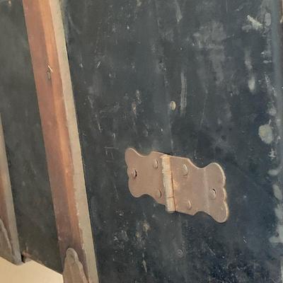 LOT 347: Antique Victorian Steamer Trunk with Dome Top and Inner Tray