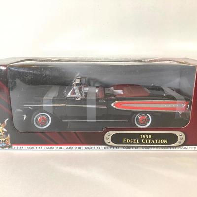 LOT 352: Die Cast 1957 Ford Thunderbird and 1958 Edsel Citation - 1:18 Scale in Original Packaging