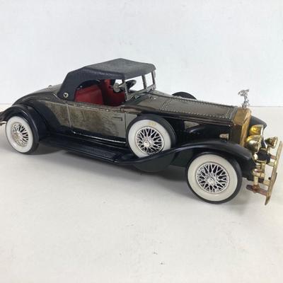 LOT 355: Collection of Vintage Rolls Royce Car Radios