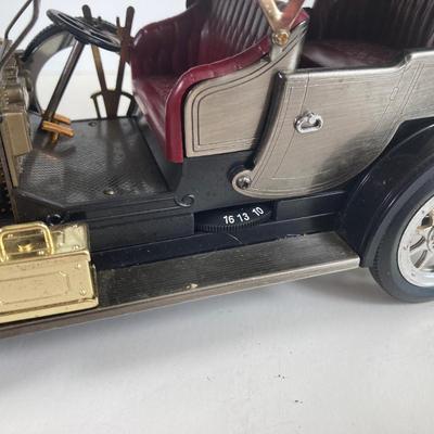 LOT 355: Collection of Vintage Rolls Royce Car Radios