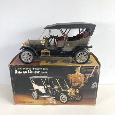 LOT 355: Collection of Vintage Rolls Royce Car Radios