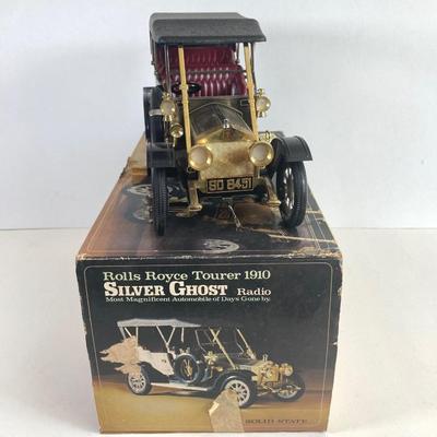 LOT 355: Collection of Vintage Rolls Royce Car Radios