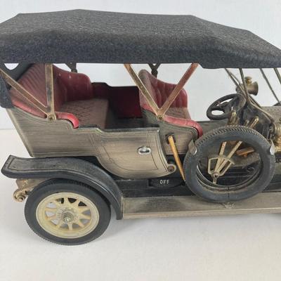 LOT 355: Collection of Vintage Rolls Royce Car Radios