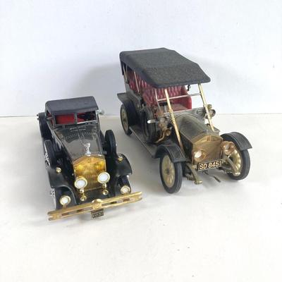 LOT 355: Collection of Vintage Rolls Royce Car Radios