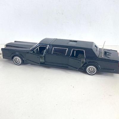 LOT 356: Vintage Die Cast Toy Cars - Lamborghini, Lincoln Limousine, School Bus and Sheriff's Dept. Bus