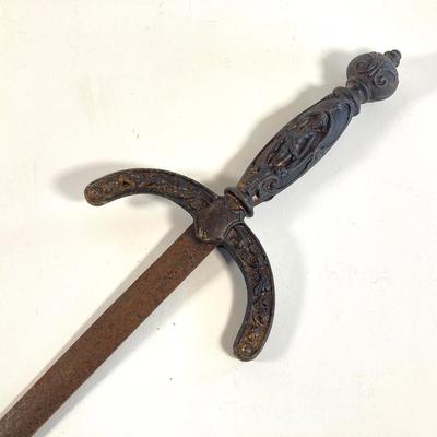 LOT 366: Antique / Vintage Ornate Sword
