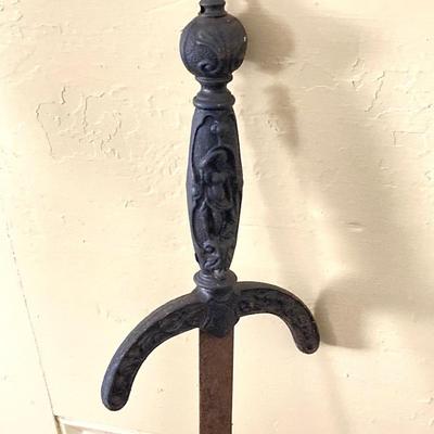 LOT 366: Antique / Vintage Ornate Sword