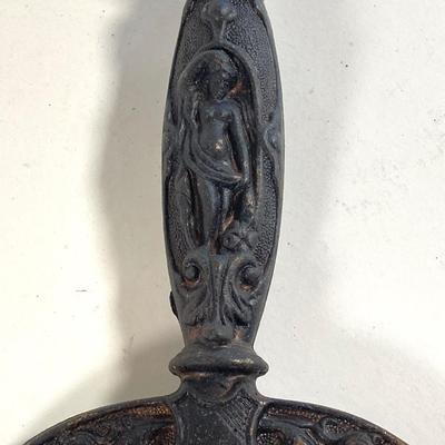 LOT 366: Antique / Vintage Ornate Sword