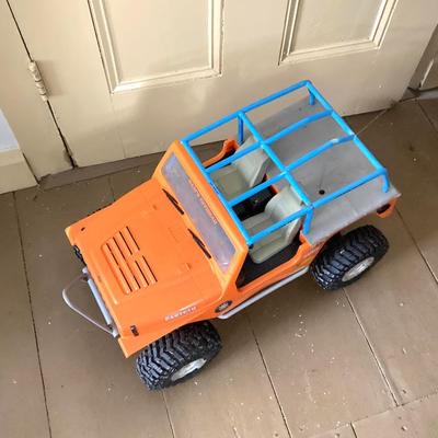 LOT 372: Large Radio Controlled Nylint Rock Crawler Jeep