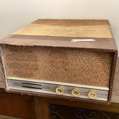 LOT 374: Vintage RCA Victor Dual Amplifier Orthophonic High Fidelity Stereo