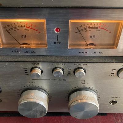 LOT 375: Vintage Thomas Model No. 2000 Stereo 8 Track Tape Deck