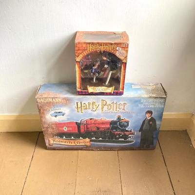 LOT 376: Harry Potter Collectibles - "The Chamber of Keys" Classic Scenes Collection and "The Chamber of Secrets"...